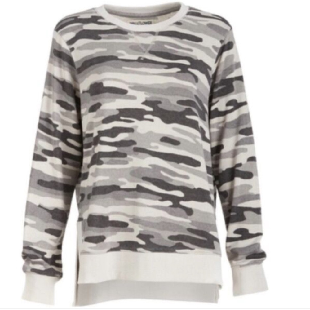 Wall Flower Camouflage Sweatshirt Small